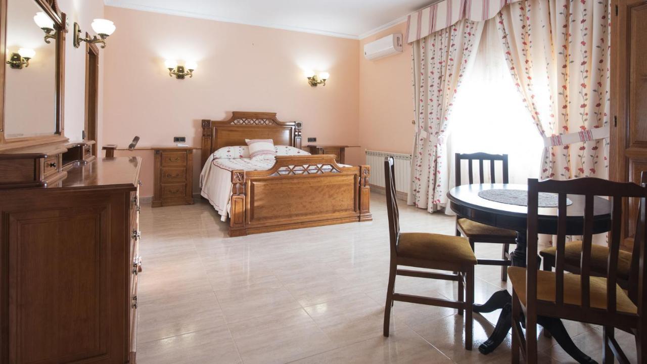 Villa Las Tres Hermanas Albarreal De Tajo By Toledo Ap מראה חיצוני תמונה
