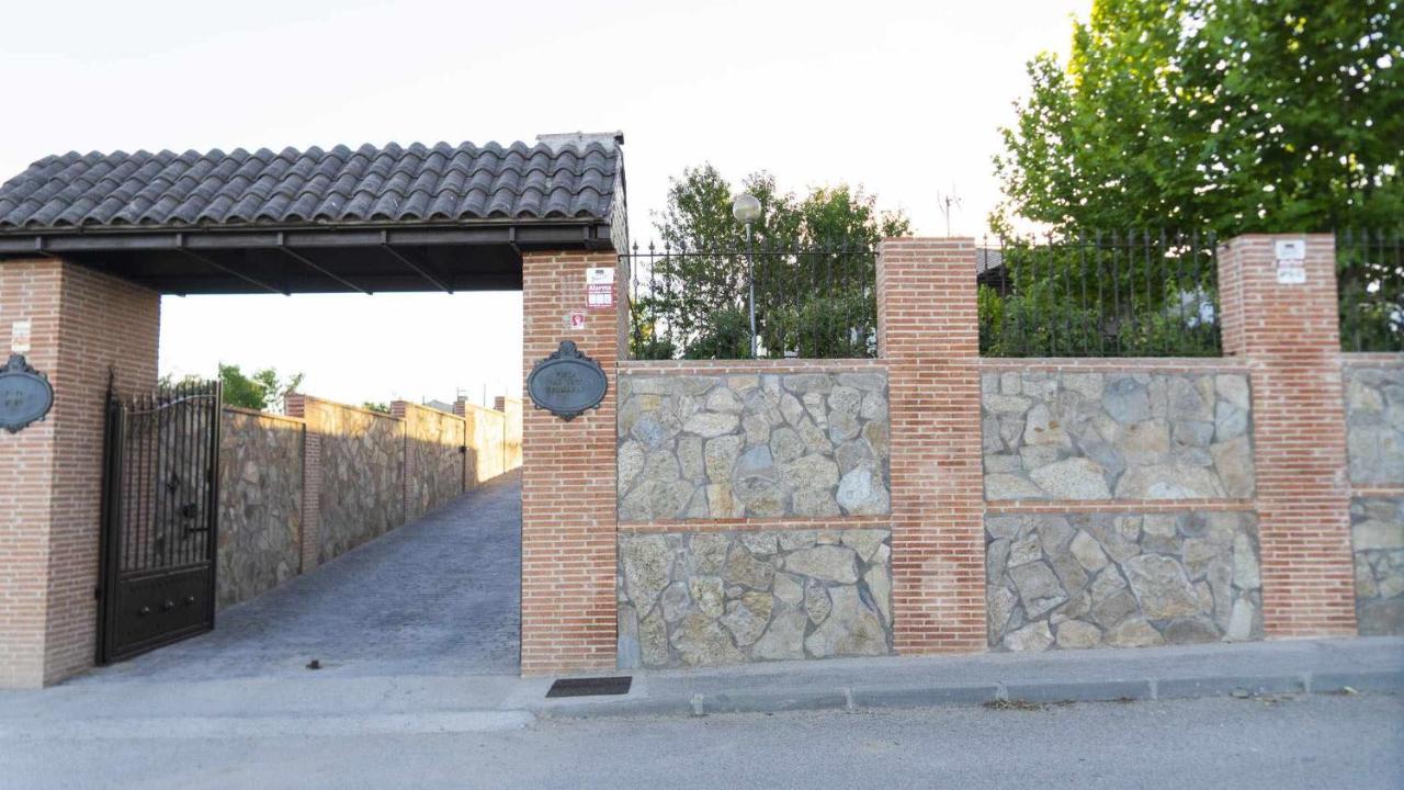 Villa Las Tres Hermanas Albarreal De Tajo By Toledo Ap מראה חיצוני תמונה
