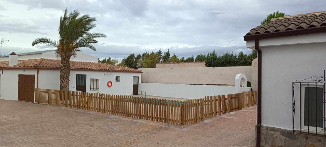 Villa Las Tres Hermanas Albarreal De Tajo By Toledo Ap מראה חיצוני תמונה